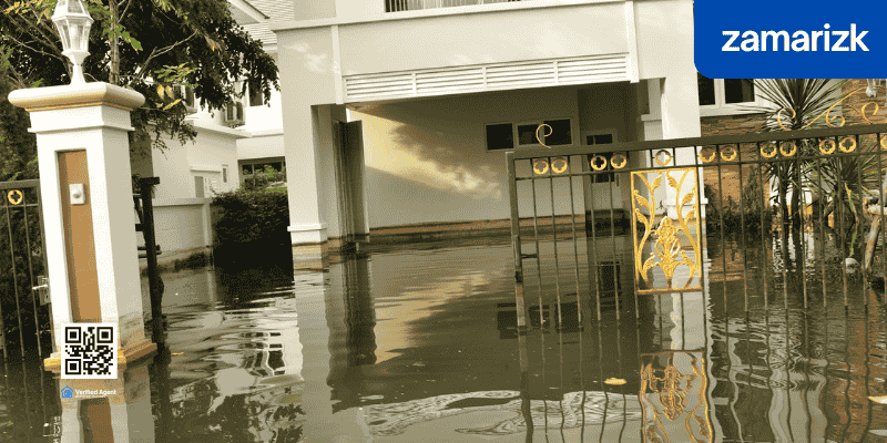 Mengecek Perumahan Bekas Banjir